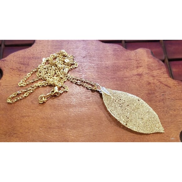 Vintage Gold Dipped Rose Petal Pendant On 32" Goldtone Chain - Picture 1 of 3